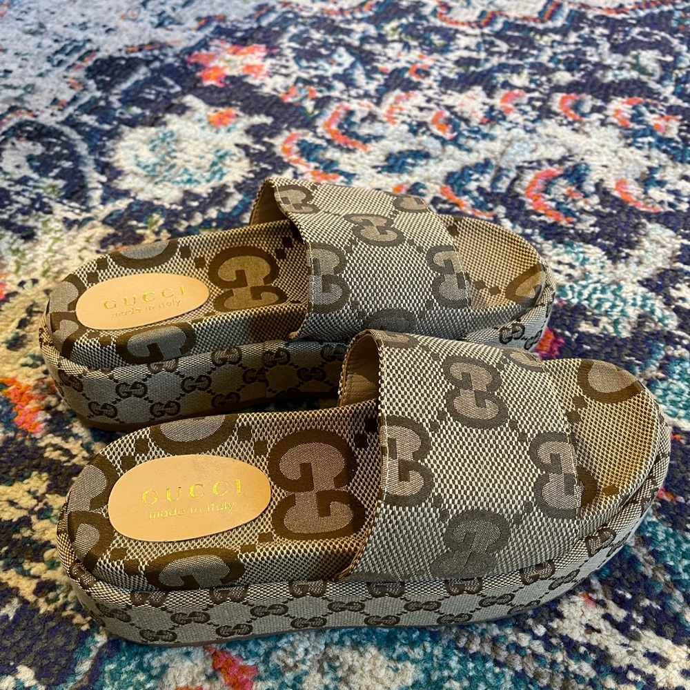 Women Gucci Sandals